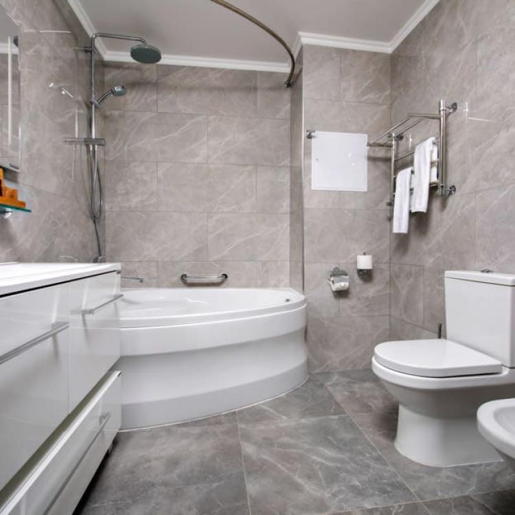 Ванная комната в 2 местном 3 комнатном Апартаменте Арника Сюит в санатории Арника. Кисловодск